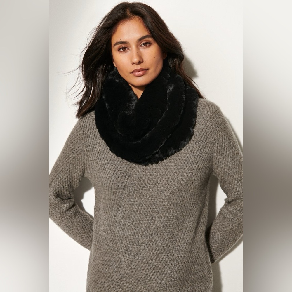 NWT Surell Rex Rabbit Fur Infinity Scarf